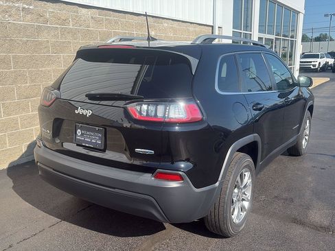 Used 2019 Jeep Cherokee Latitude Plus w/ Cold Weather Group AWD/4WD image 3