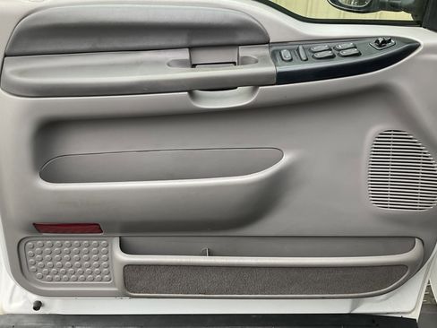 Used 1999 Ford F350 XLT image 24