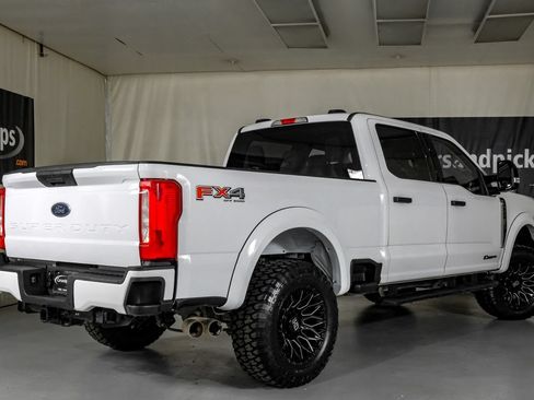Used 2024 Ford F250 XLT w/ FX4 Off-Road Package AWD/4WD image 9