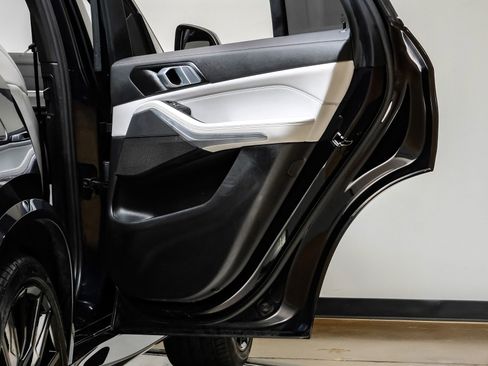 Used 2023 BMW X5 xDrive40i w/ M Sport Package image 50