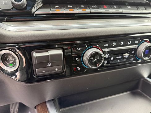 Used 2023 Chevrolet Silverado 1500 High Country image 18