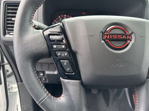 Used 2023 Nissan Frontier PRO-4X w/ Technology Package AWD/4WD image 15