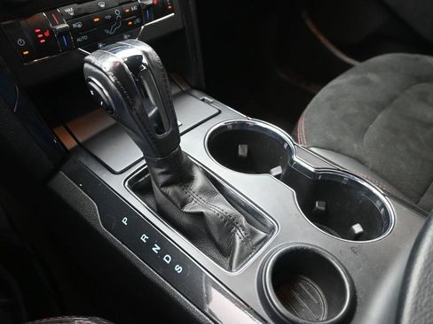 Used 2018 Ford Explorer XLT w/ Equipment Group 202A image 31