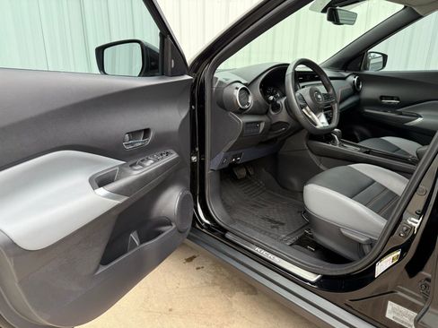 Used 2021 Nissan Kicks SR w/ SR Premium Package image 10