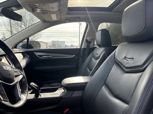 Used 2018 Cadillac XT5 Luxury w/ Driver Awareness Package image 28