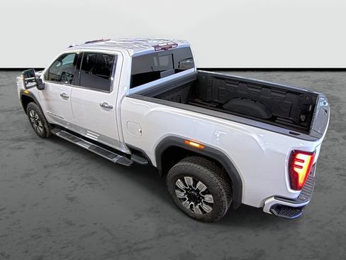 Used 2024 GMC Sierra 2500 Denali w/ Denali Reserve Package AWD/4WD image 2