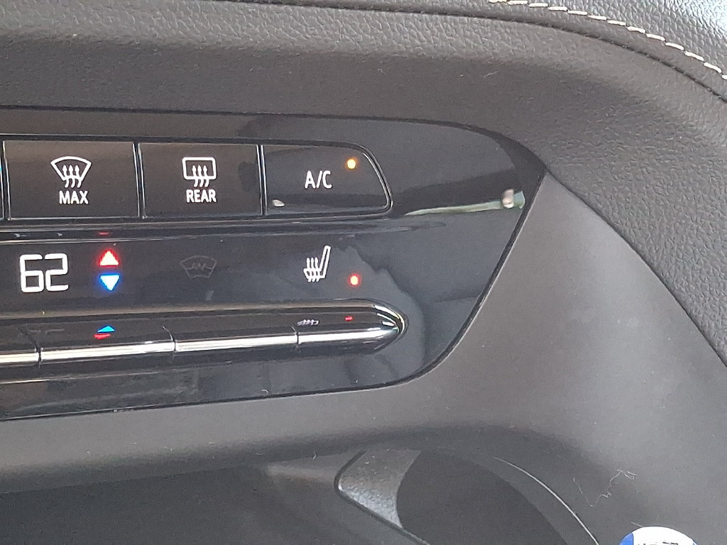 Used 2023 Buick Envision Essence AWD/4WD image 22