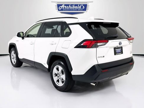 Used 2019 Toyota RAV4 LE image 4