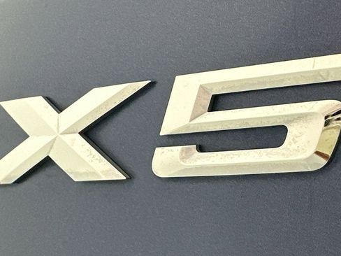 Used 2023 BMW X5 xDrive45e image 10