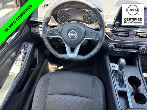 Certified 2025 Nissan Altima 2.5 SV FWD image 13
