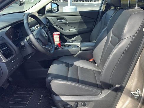 Certified 2025 Nissan Rogue SL w/ SL Premium Package FWD image 11