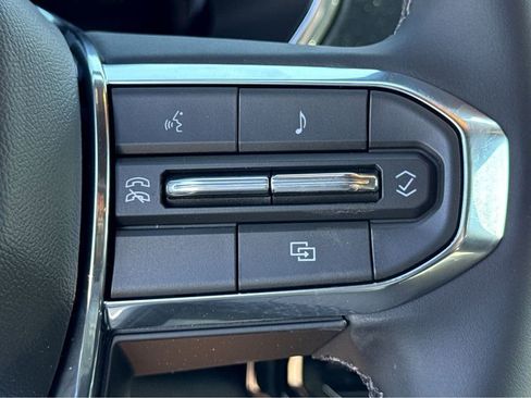 New 2026 GMC Canyon Elevation w/ Convenience Package image 17