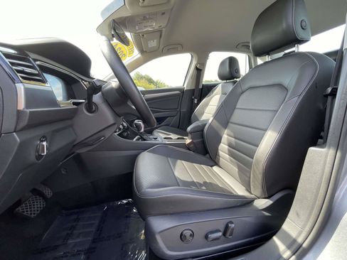 Used 2024 Volkswagen Jetta SE FWD image 18