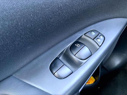 Used 2017 Nissan Sentra S FWD image 33