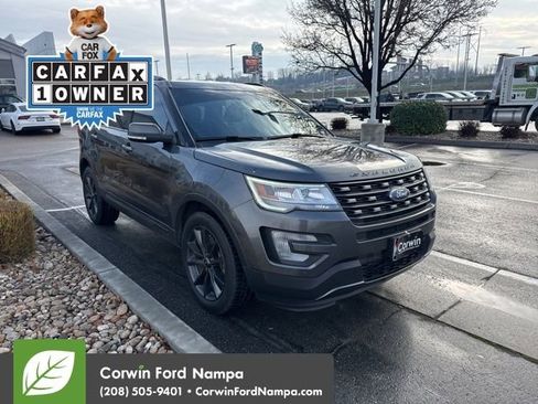 Used 2017 Ford Explorer XLT w/ Equipment Group 202A image 2