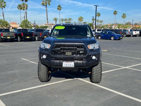 Used 2018 Toyota Tacoma SR5 image 8