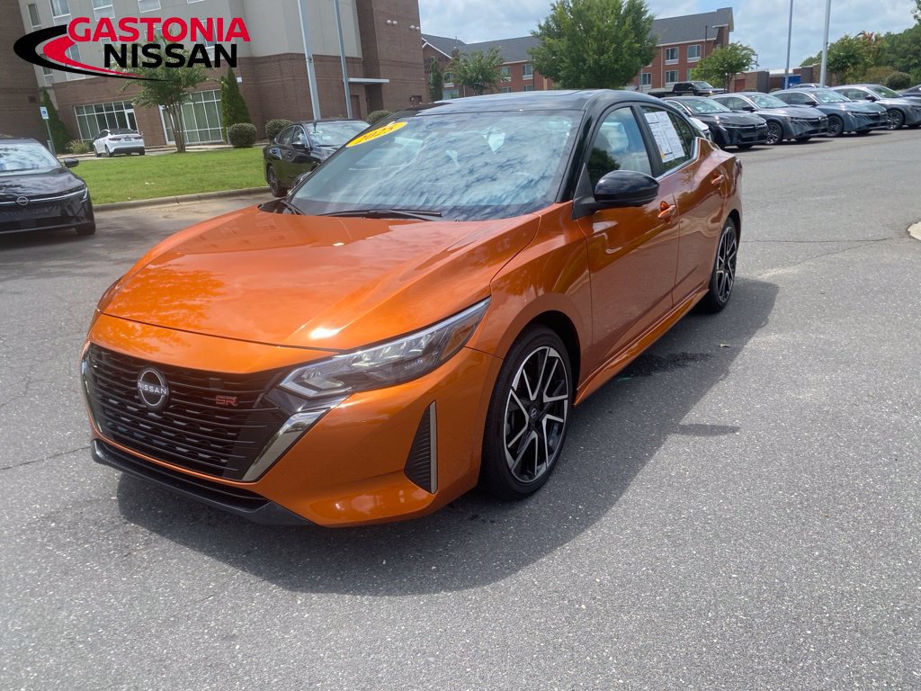 Used 2025 Nissan Sentra SR w/ SR Premium Package FWD image 11