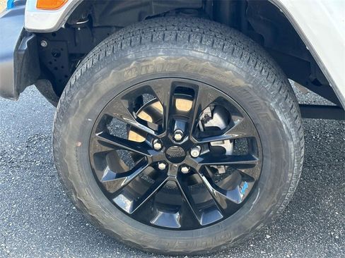 Used 2022 Jeep Wrangler Unlimited Sahara w/ Cold Weather Group image 9