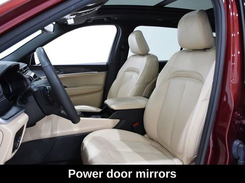 Used 2023 Jeep Grand Cherokee L Limited AWD/4WD image 25