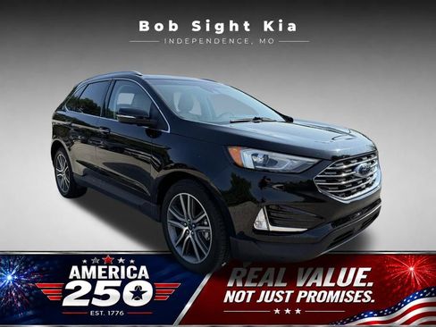 Used 2019 Ford Edge Titanium FWD image 16