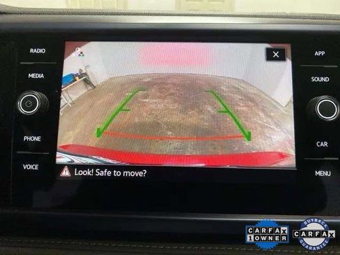 Used 2024 Volkswagen Taos SE image 53