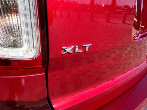 Used 2015 Ford Explorer XLT w/ Equipment Group 202B image 23