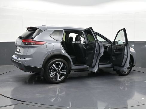 Used 2025 Nissan Rogue SL w/ SL Premium Package AWD/4WD image 39