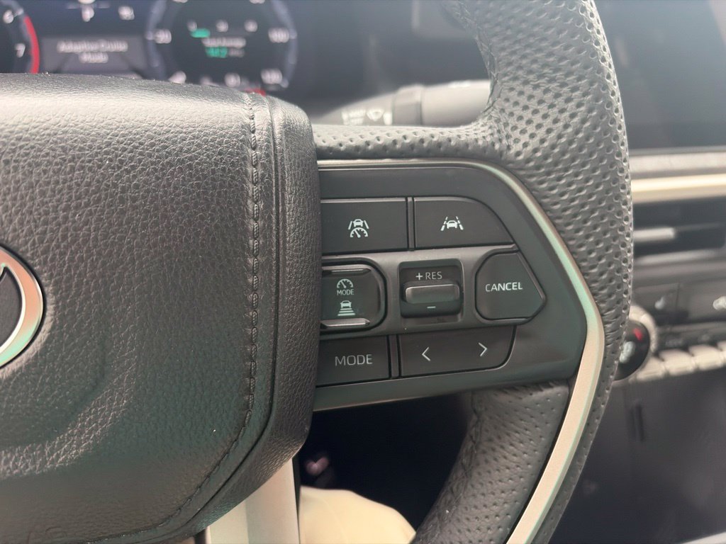 Used 2025 Toyota Tacoma Limited AWD/4WD image 18