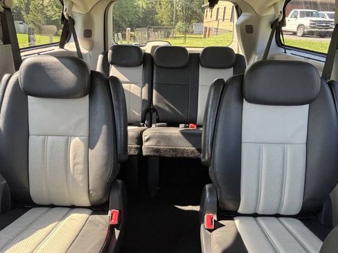 Used 2010 Chrysler Town & Country Touring Plus FWD image 24