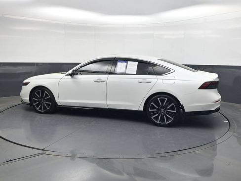 Used 2023 Honda Accord Touring image 7