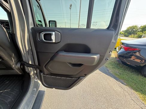Used 2021 Jeep Wrangler Unlimited Rubicon AWD/4WD image 20