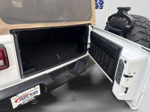 Used 2019 Jeep Wrangler Unlimited Sport S image 9
