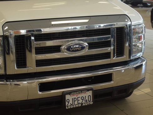 Used 2014 Ford E-350 and Econoline 350 XLT RWD image 12