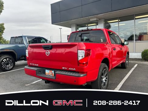 Used 2022 Nissan Titan SV AWD/4WD image 5