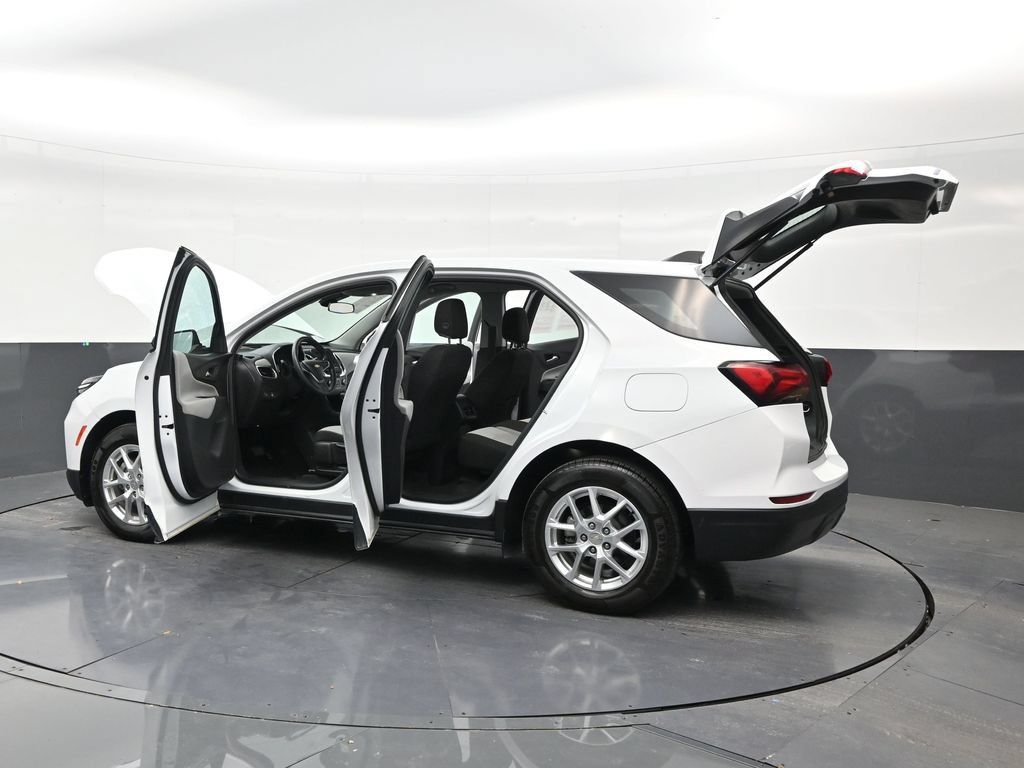 Used 2022 Chevrolet Equinox LS FWD image 31