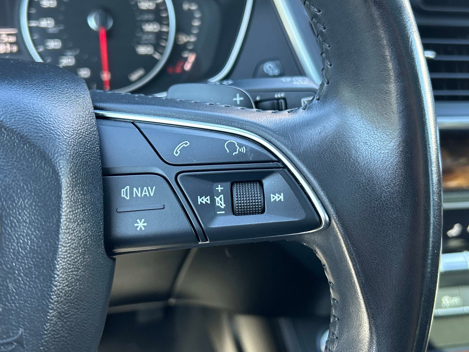 Used 2018 Audi Q5 2.0T Premium w/ Convenience Package AWD/4WD image 21