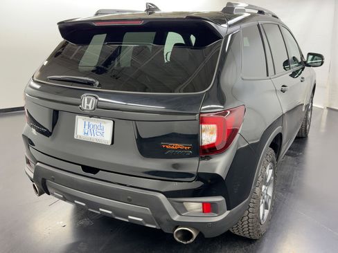 Certified 2025 Honda Passport TrailSport image 9
