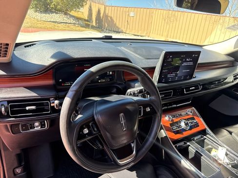 Used 2023 Lincoln Aviator Reserve w/ Equipment Group 201A image 13