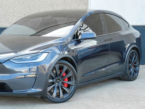 Used 2023 Tesla Model X Plaid image 4