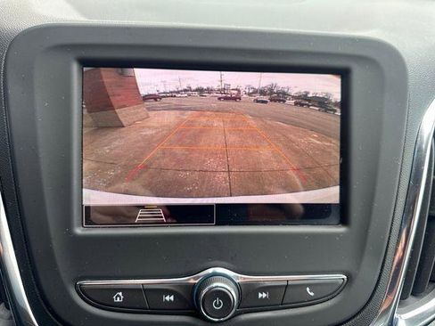 Used 2023 Chevrolet Equinox LS image 17