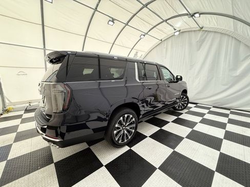 New 2025 Chevrolet Suburban High Country image 8