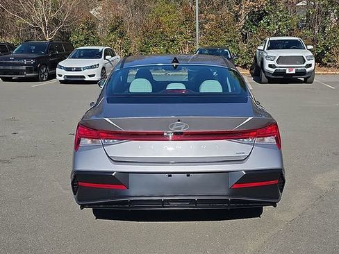 New 2026 Hyundai Elantra Limited image 17