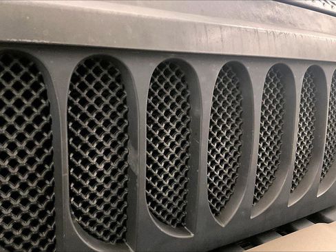 Used 2016 Jeep Wrangler 75th Anniversary image 30