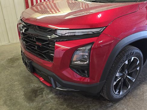New 2026 Chevrolet Equinox RS w/ Convenience Package III AWD/4WD image 4