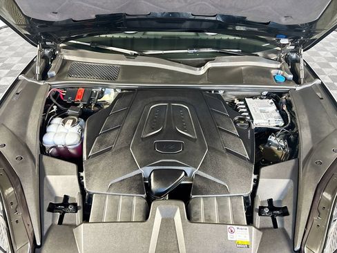 Used 2024 Porsche Cayenne w/ Premium Package Plus (PFM) image 23