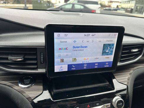 Used 2022 Ford Explorer Limited w/ Hybrid Equipment Group 310A image 14