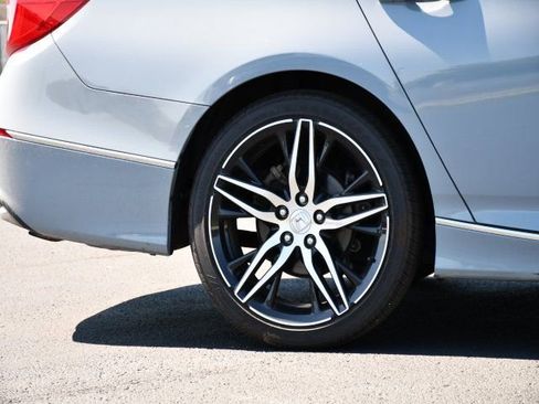 Used 2021 Honda Accord Touring image 10