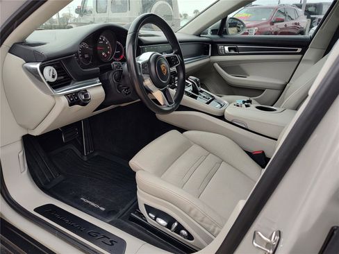 Used 2019 Porsche Panamera GTS image 2
