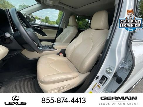 Used 2023 Toyota Highlander Limited AWD/4WD image 12
