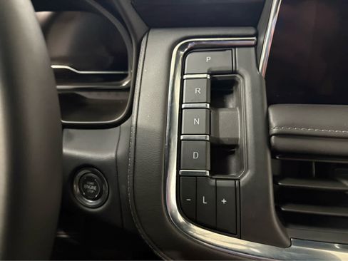 Used 2024 GMC Yukon XL SLE AWD/4WD image 26